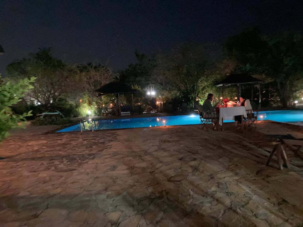 Camp Bastian Mikumi Villa Bagian luar foto