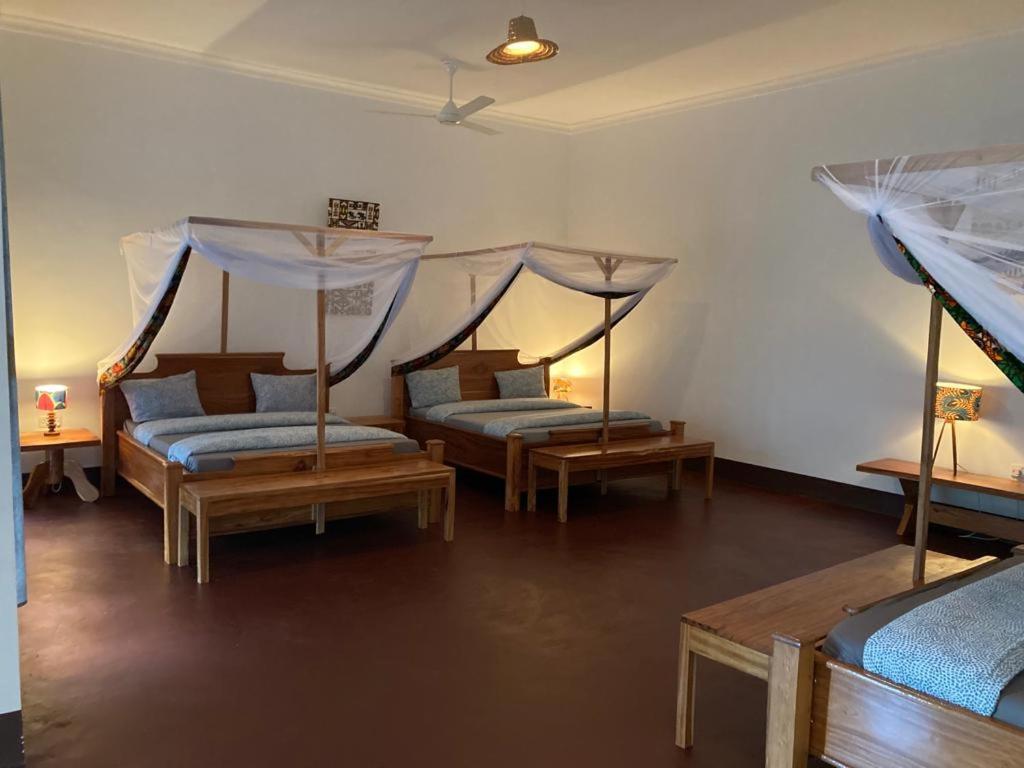 Camp Bastian Mikumi Villa Bagian luar foto