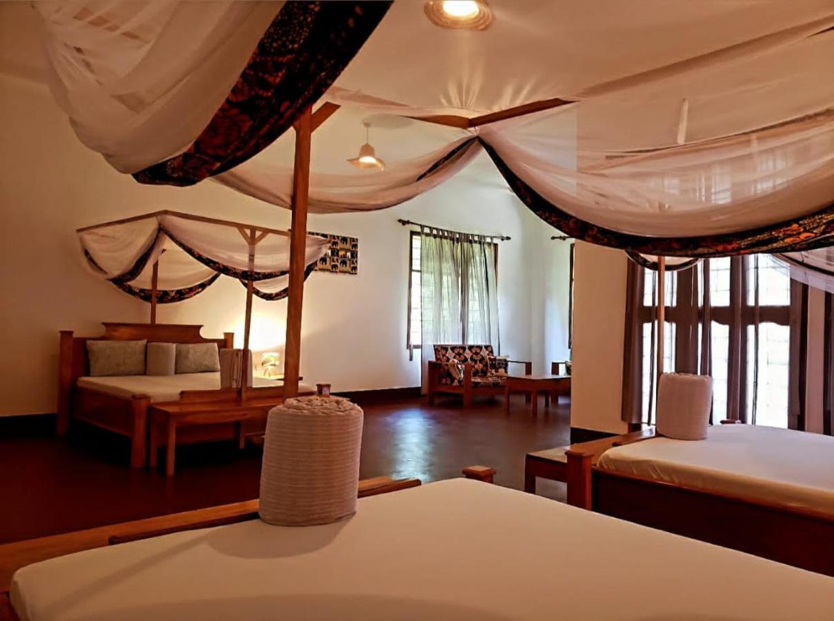 Camp Bastian Mikumi Villa Bagian luar foto