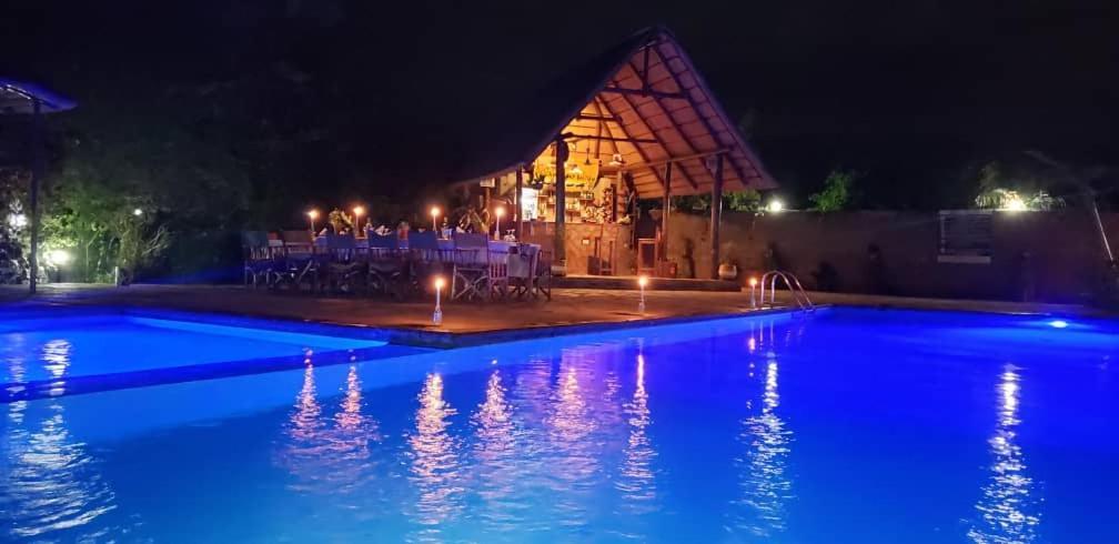 Camp Bastian Mikumi Villa Bagian luar foto