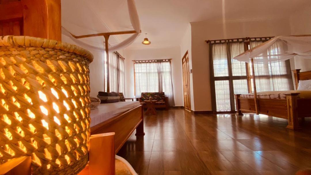 Camp Bastian Mikumi Villa Bagian luar foto