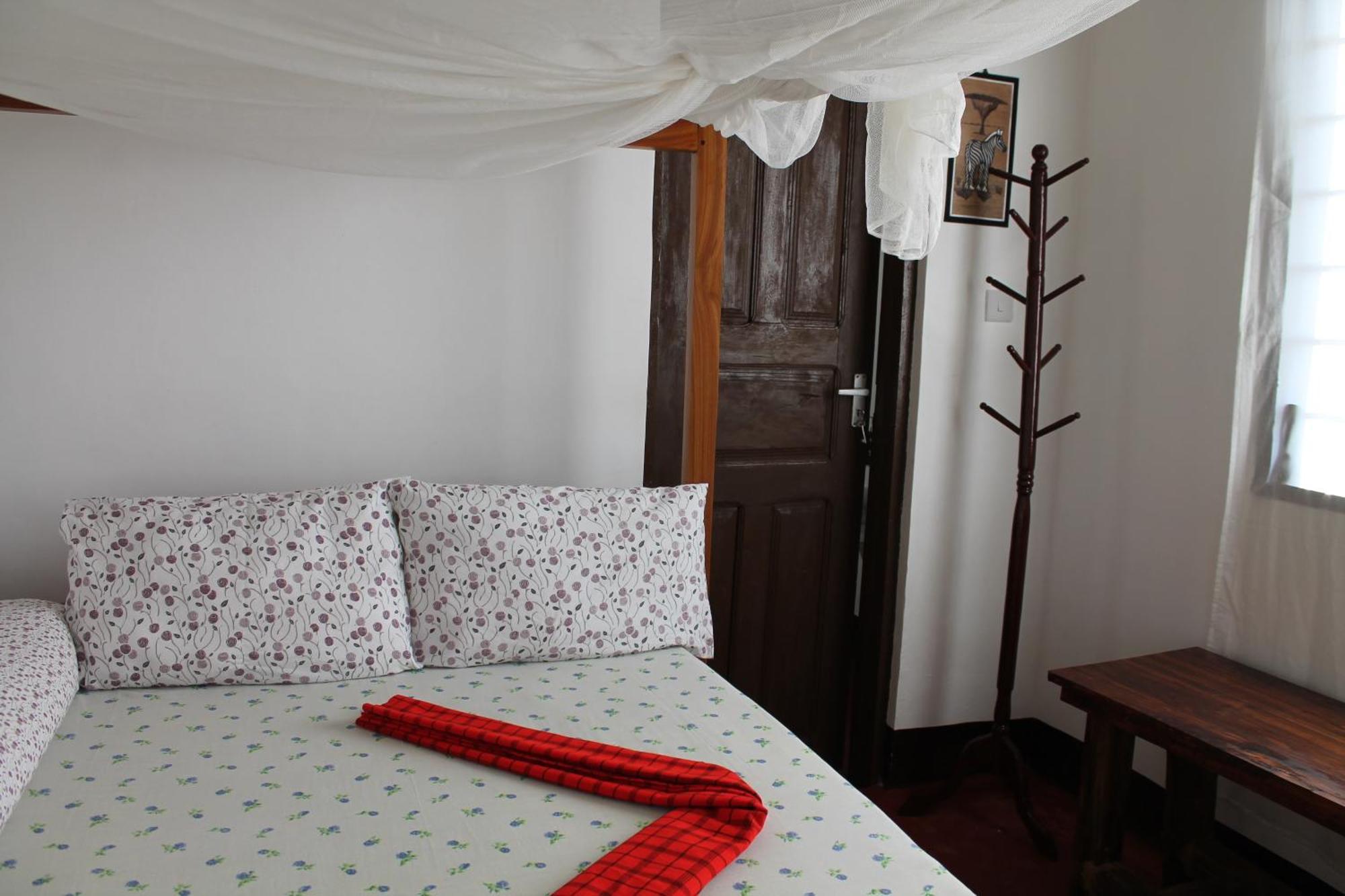 Camp Bastian Mikumi Villa Ruang foto