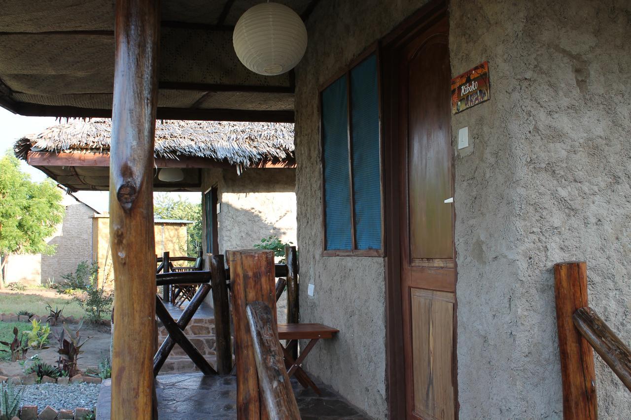 Camp Bastian Mikumi Villa Bagian luar foto