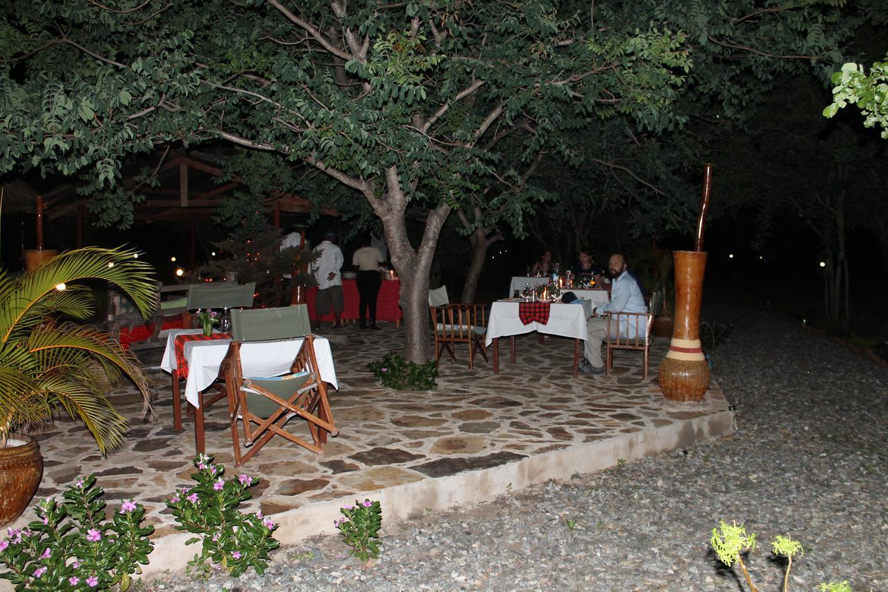 Camp Bastian Mikumi Villa Bagian luar foto